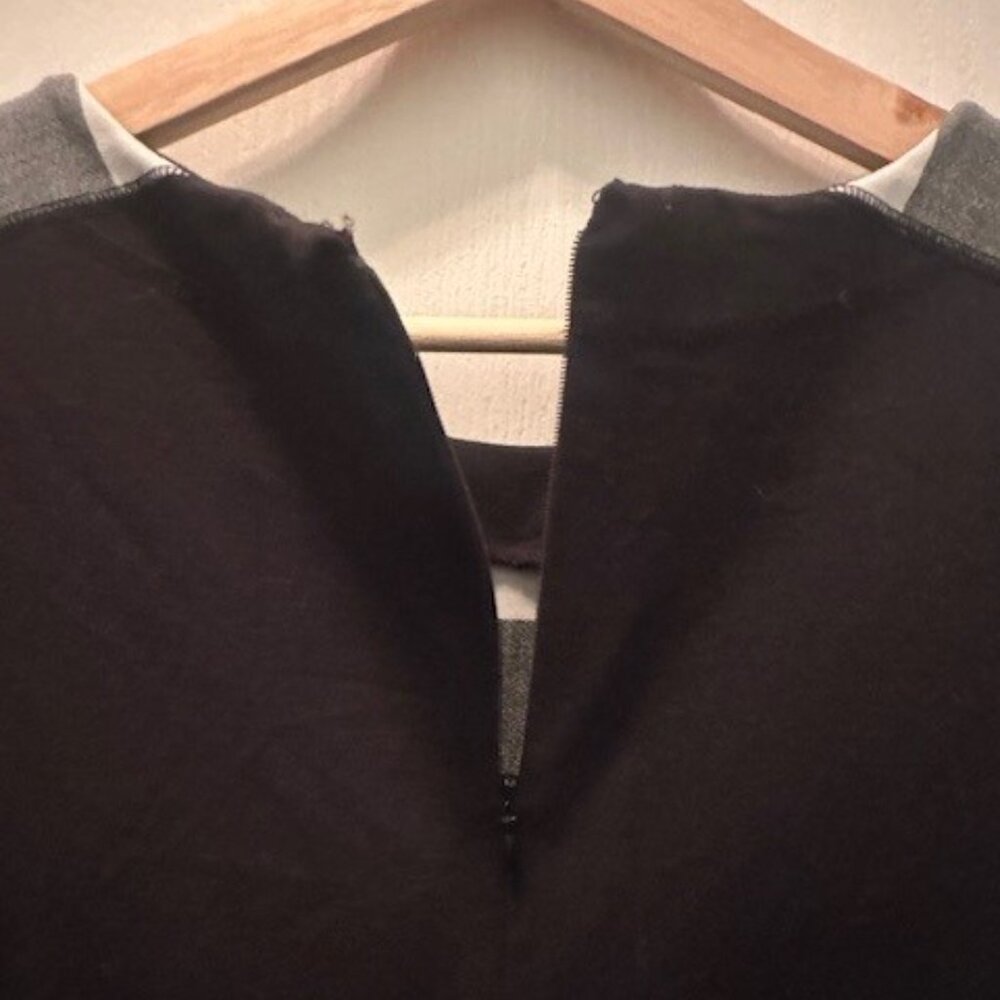 Banana Republic - Retro Striped Roxy - Large - Picture 3 of 3